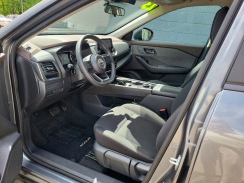 Used 2023 Nissan Rogue S AWD/4WD image 9
