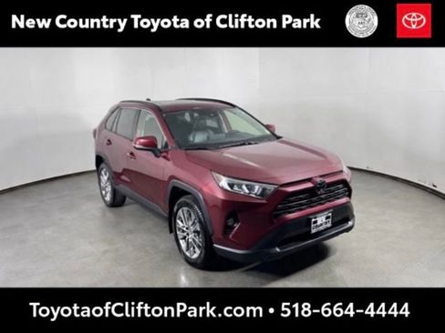 Used 2021 Toyota RAV4 XLE Premium image 1