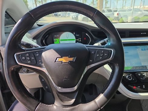 Used 2019 Chevrolet Bolt Premier w/ Infotainment Package FWD image 8