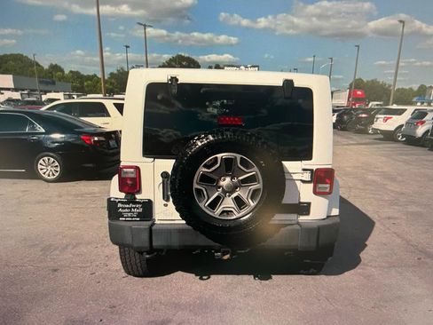 Used 2014 Jeep Wrangler Unlimited Rubicon AWD/4WD image 4