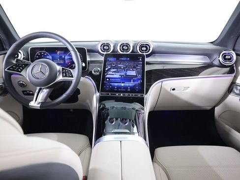 Used 2026 Mercedes-Benz GLC 300 GLC 300 image 42