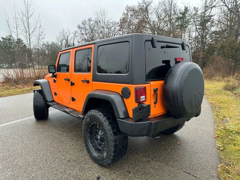 Used 2012 Jeep Wrangler Unlimited Sport image 7