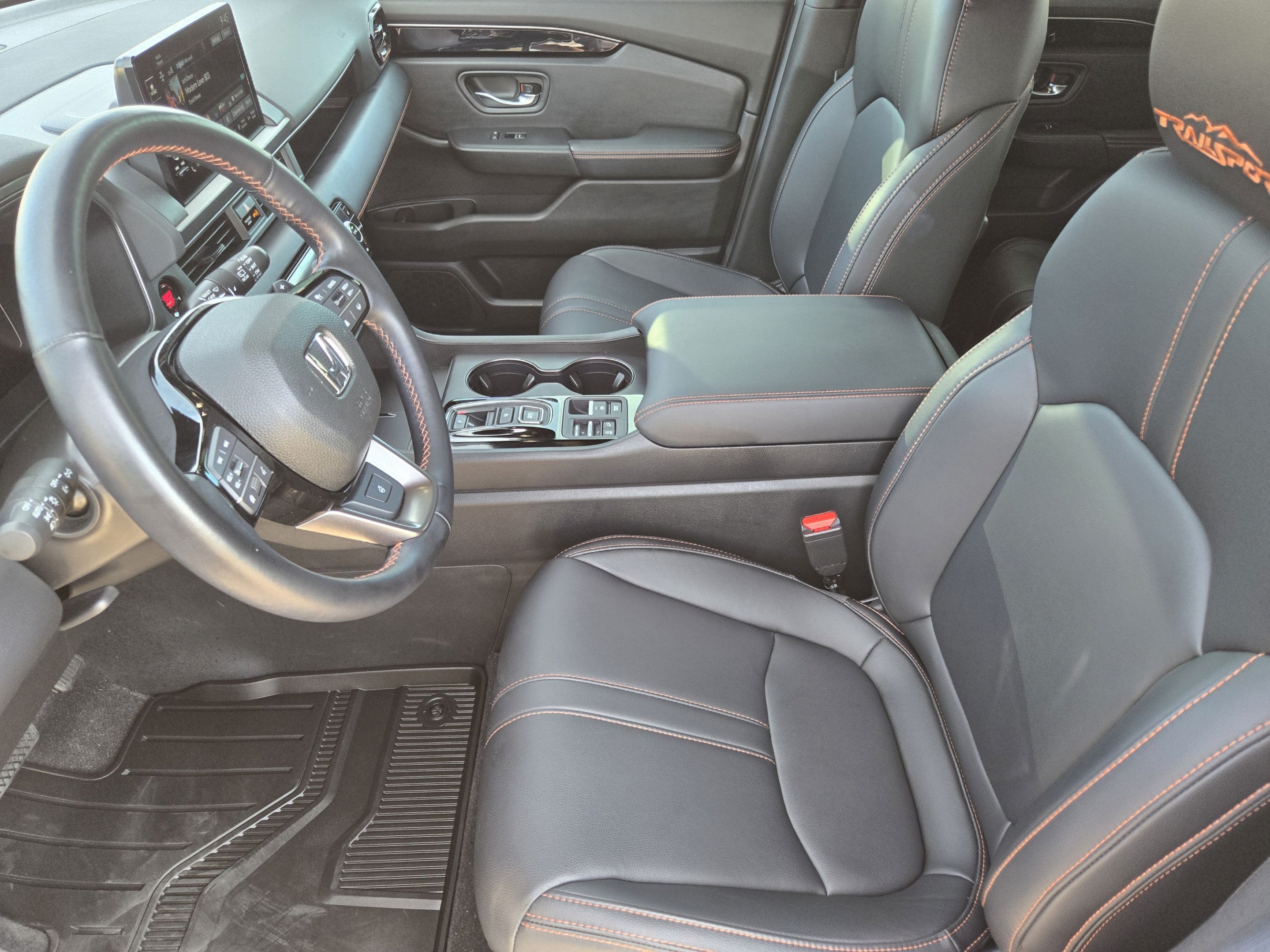 Used 2025 Honda Pilot TrailSport image 9