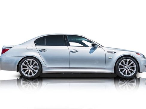 Used 2006 BMW M5 image 2