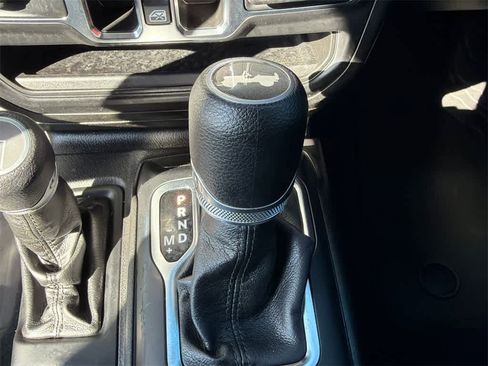 Used 2022 Jeep Wrangler Unlimited Sport image 31