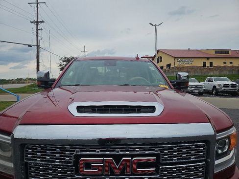 Used 2019 GMC Sierra 2500 Denali w/ Duramax Plus Package AWD/4WD image 4