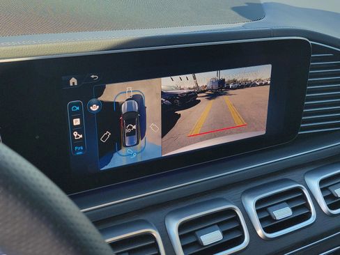 New 2026 Mercedes-Benz GLS 450 4MATIC image 28