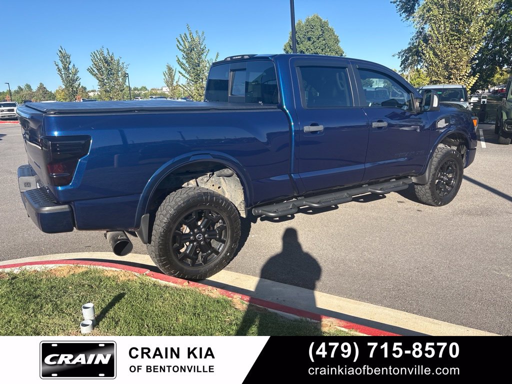 Used 2017 Nissan Titan PRO-4X w/ Pro-4x Convenience Package AWD/4WD image 5