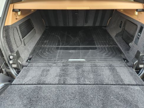New 2025 Land Rover Range Rover SE image 31