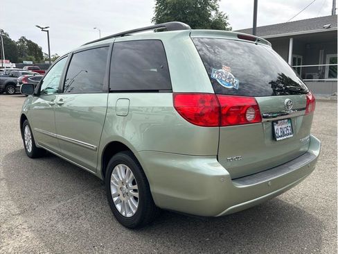 Used 2010 Toyota Sienna XLE Limited w/ XLE Limited Pkg 2 AWD/4WD image 5