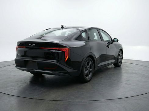 Used 2025 Kia K4 LXS FWD image 9