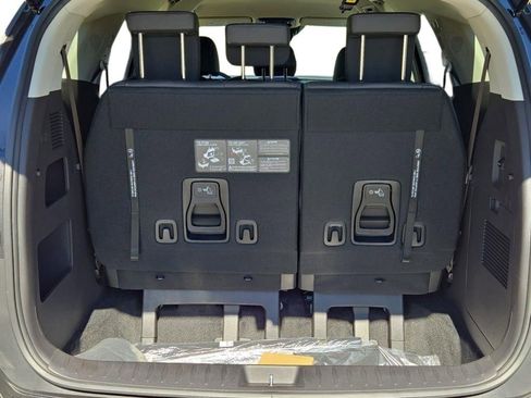 New 2026 Kia Carnival image 13