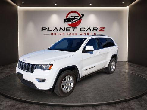 Used 2017 Jeep Grand Cherokee Laredo AWD/4WD image 1