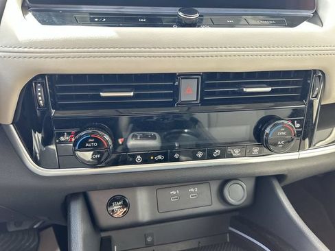 Certified 2025 Nissan Rogue SL AWD/4WD image 21