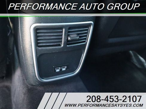 Used 2018 Dodge Charger R/T w/ Blacktop Package RWD image 18