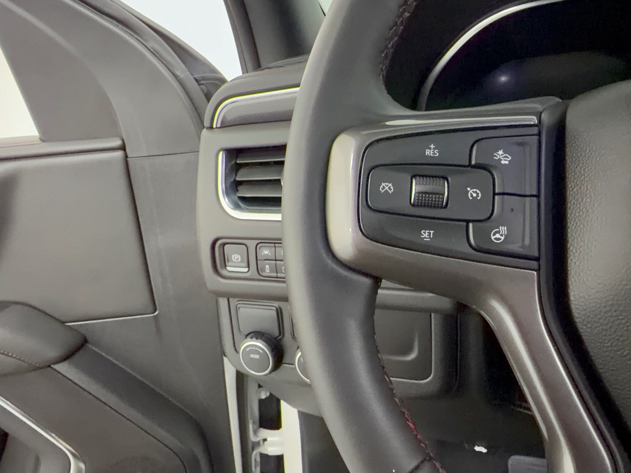 Used 2024 Chevrolet Tahoe RST w/ Luxury Package RWD image 18