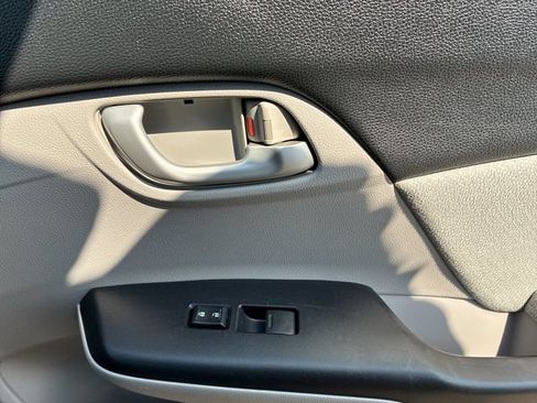 Used 2013 Honda Civic LX image 16