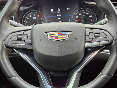 Used 2024 Cadillac XT6 Premium Luxury w/ Technology Package FWD image 16