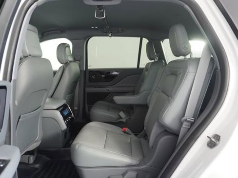 Used 2020 Lincoln Aviator Reserve w/ Elements Package Plus RWD image 33