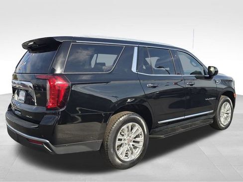 Used 2024 GMC Yukon SLT image 3