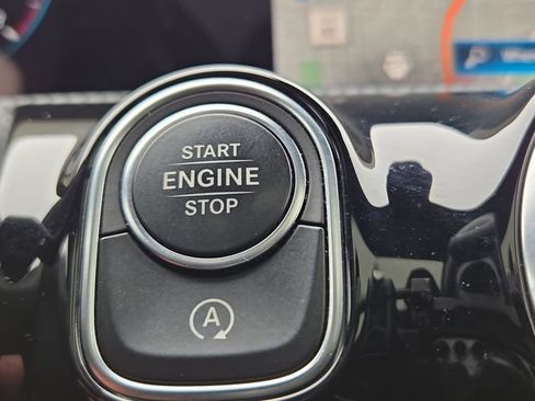 Used 2023 Mercedes-Benz CLA 250 4MATIC image 11