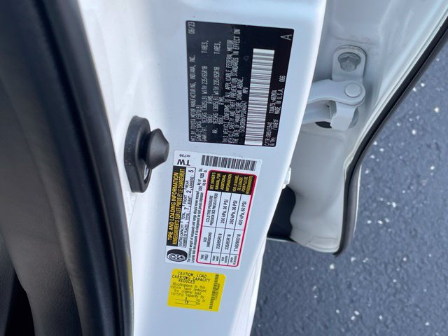 Used 2023 Toyota Highlander XLE AWD/4WD image 20