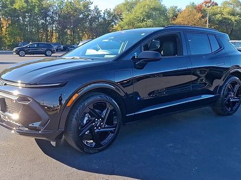 New 2026 Chevrolet Equinox EV RS image 8