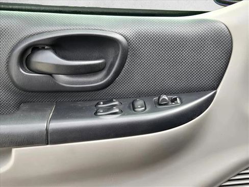 Used 1999 Ford F150 Lightning image 14