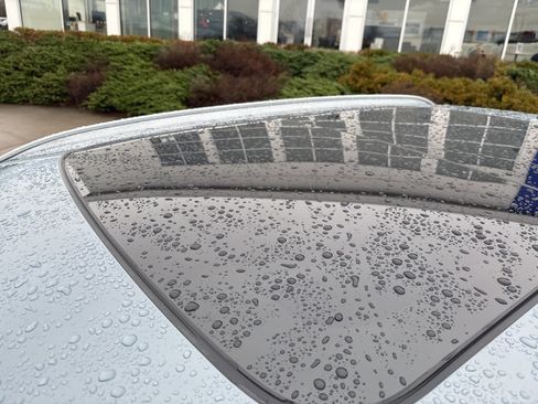 Certified 2023 Volvo XC40 B5 Ultimate w/ Protection Package Premier image 12