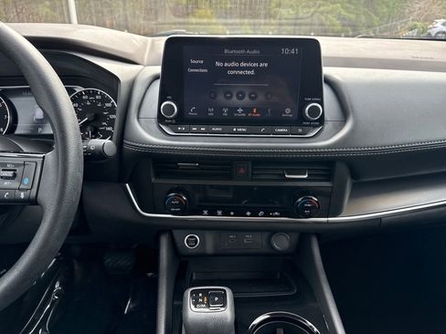 Used 2023 Nissan Rogue SV image 17