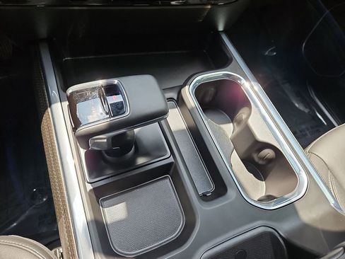 Used 2024 Chevrolet Silverado 1500 RST image 16