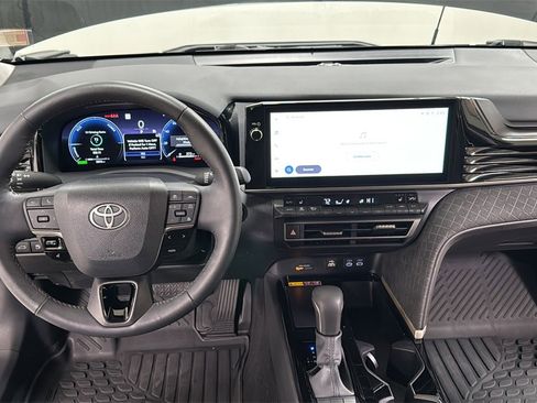 Certified 2025 Toyota Camry XLE image 9