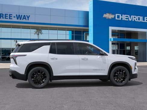 New 2026 Chevrolet Traverse LT FWD image 5
