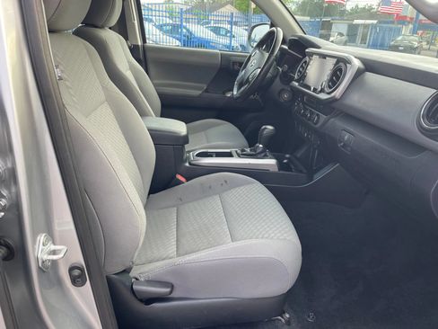Used 2021 Toyota Tacoma SR5 AWD/4WD image 18