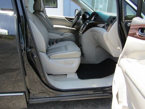 Used 2015 Nissan Quest Platinum image 10