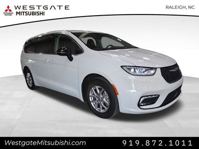 Used 2024 Chrysler Pacifica Touring-L