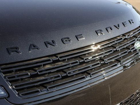 New 2026 Land Rover Range Rover Sport Dynamic SE AWD/4WD image 16