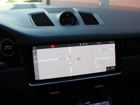 Used 2020 Porsche Cayenne image 29