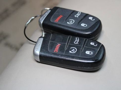 Used 2013 Chrysler 300 Motown w/ Driver Convenience Group image 11