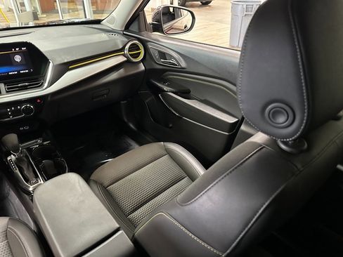Used 2024 Chevrolet Trax LT image 12