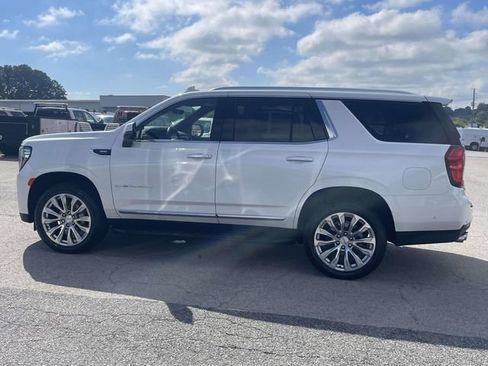 Used 2024 GMC Yukon Denali w/ Advanced Technology Package AWD/4WD image 6