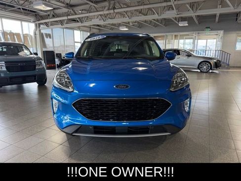 Used 2020 Ford Escape Titanium image 3