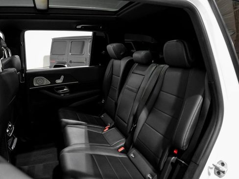 Used 2024 Mercedes-Benz GLS 450 4MATIC image 36