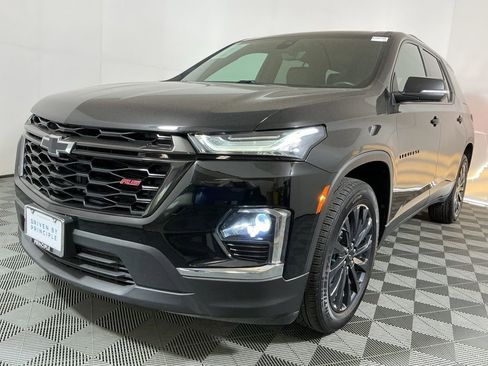 Used 2022 Chevrolet Traverse RS image 2