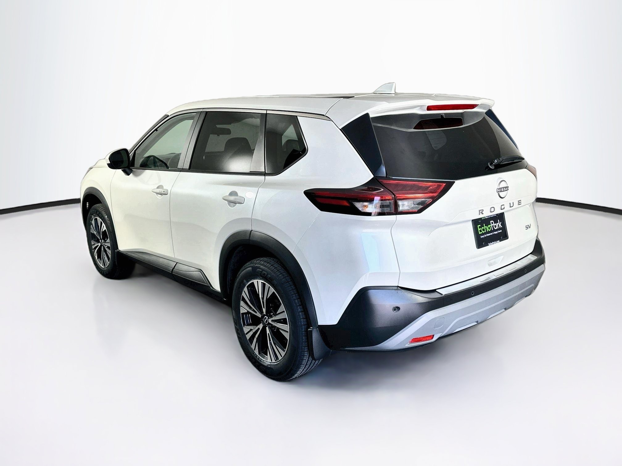Used 2023 Nissan Rogue SV FWD image 5