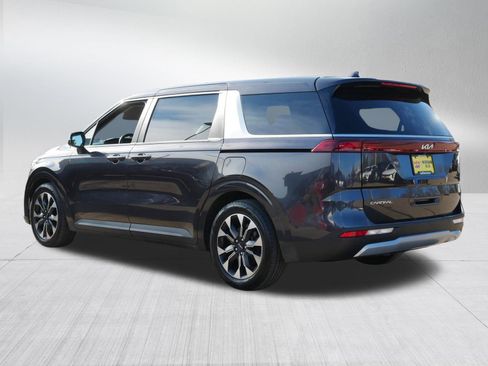 Certified 2024 Kia Carnival EX image 5