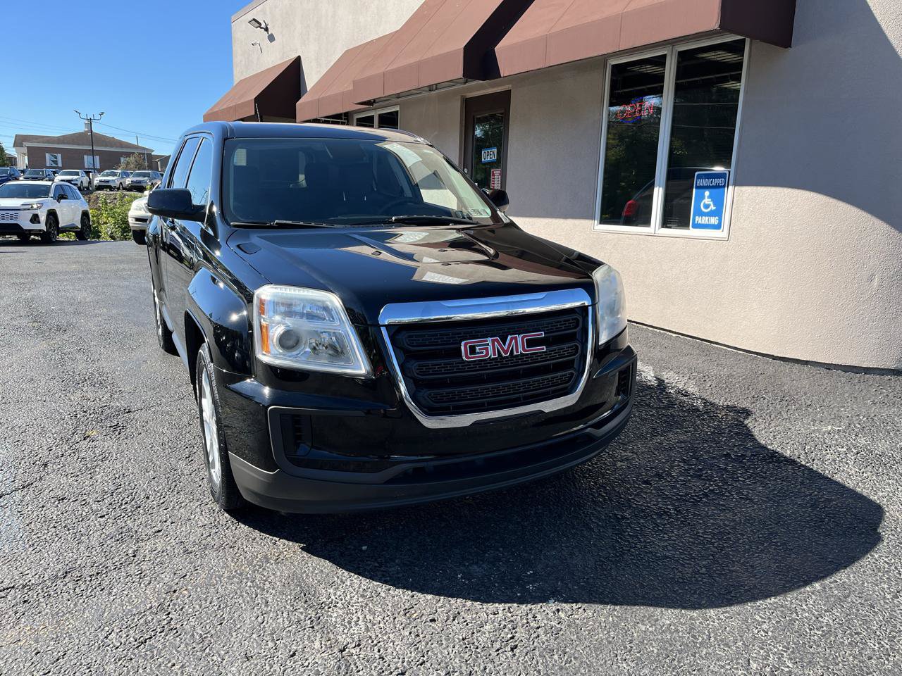 Used 2017 GMC Terrain SLE AWD/4WD image 2