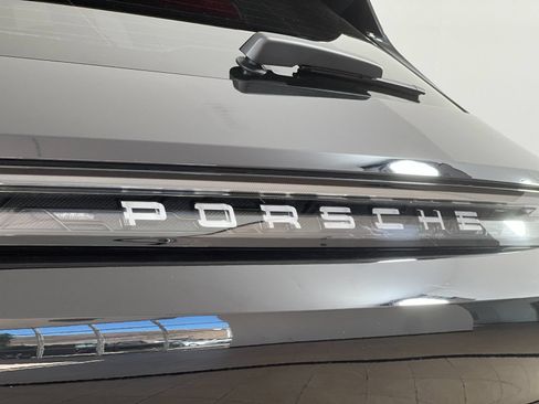 Used 2021 Porsche Taycan 4 Cross Turismo AWD/4WD image 28