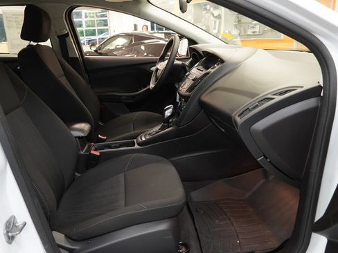 Used 2016 Ford Focus SE FWD image 32