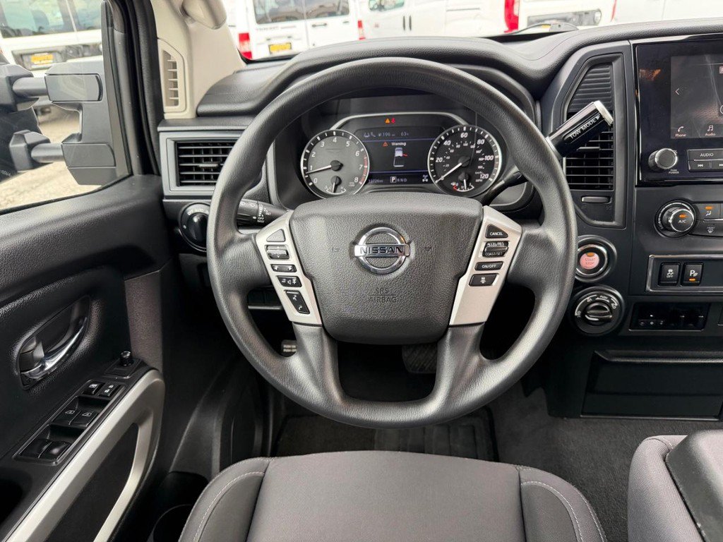Used 2022 Nissan Titan SV AWD/4WD image 27